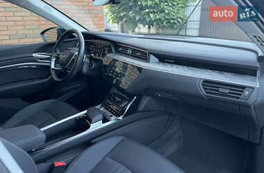 Позашляховик / Кросовер Audi e-tron 2020 в 