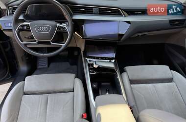 Позашляховик / Кросовер Audi e-tron 2020 в 