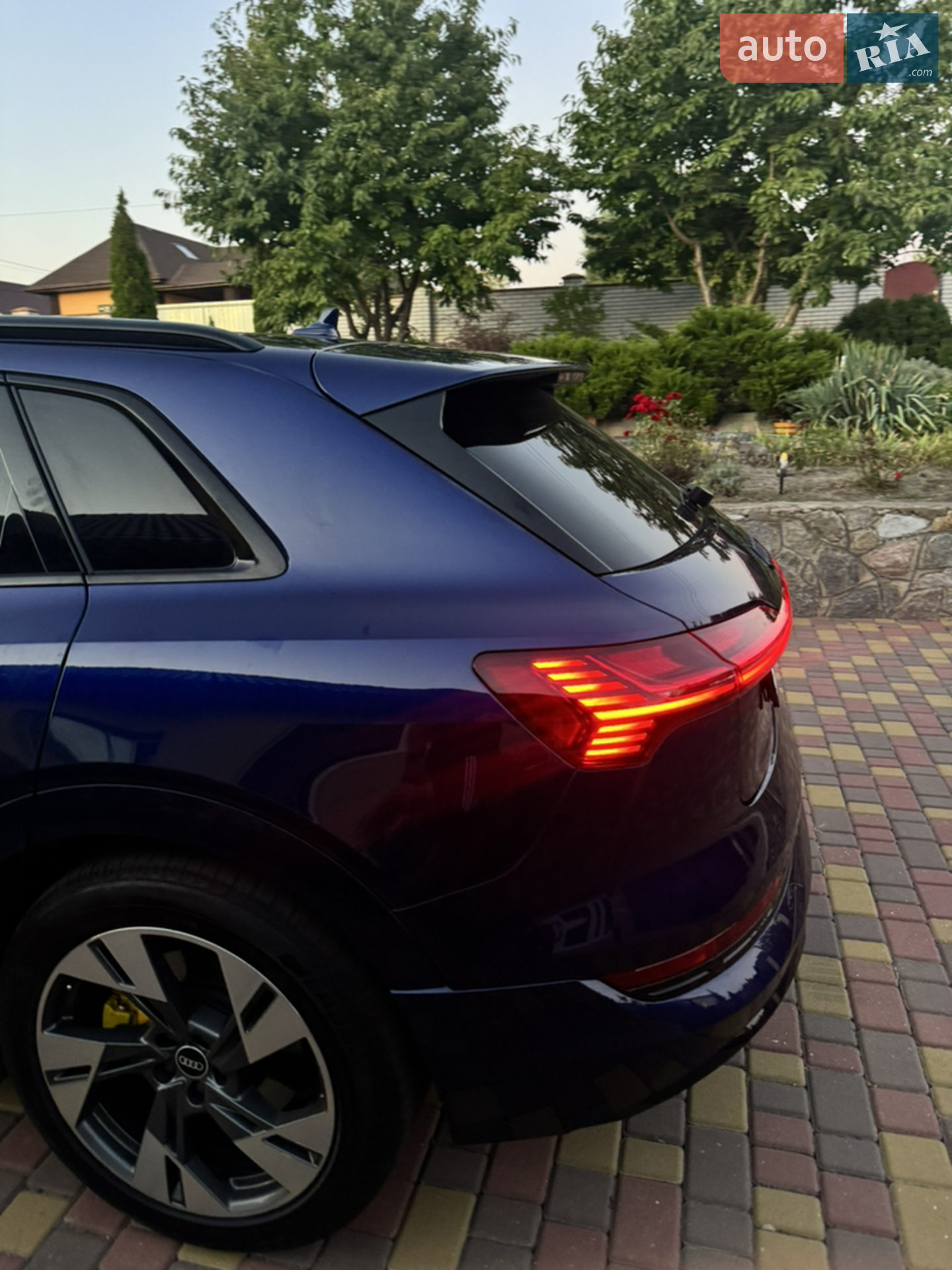 2021 Audi e-tron - мініатюра 21
