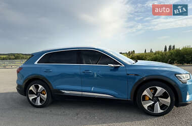 Позашляховик / Кросовер Audi e-tron 2019 в 