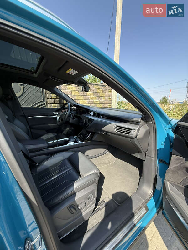 Внедорожник / Кроссовер Audi e-tron 2019 в Ровно фото 14 Внедорожник / Кроссовер Audi e-tron 2019 в Ровно