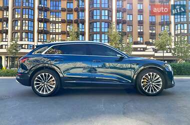 Внедорожник / Кроссовер Audi e-tron 2018 в 