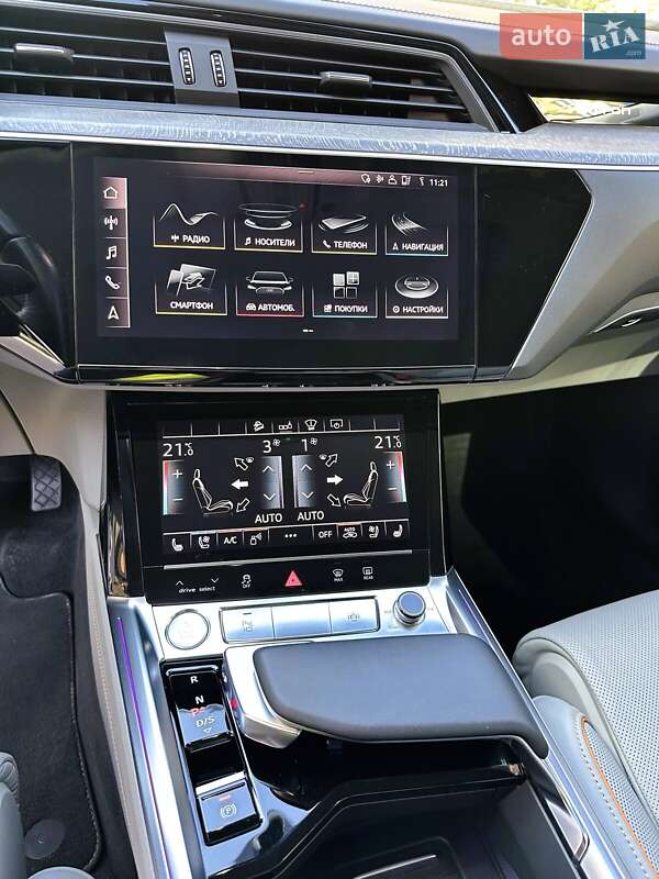 Внедорожник / Кроссовер Audi e-tron 2018 в Киеве