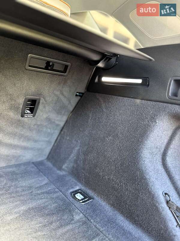 Внедорожник / Кроссовер Audi e-tron 2018 в Киеве