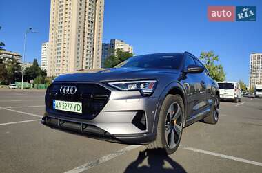 Внедорожник / Кроссовер Audi e-tron 2021 в 