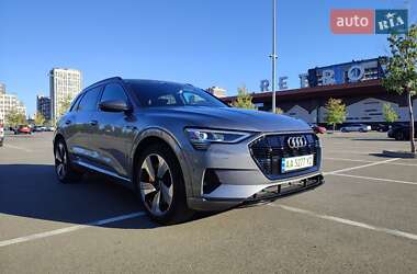 Внедорожник / Кроссовер Audi e-tron 2021 в 