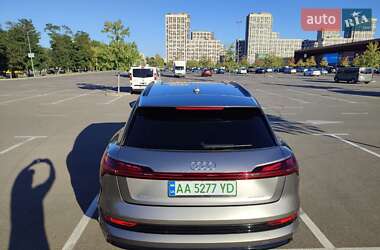 Внедорожник / Кроссовер Audi e-tron 2021 в 