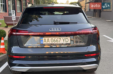 Внедорожник / Кроссовер Audi e-tron 2019 в 