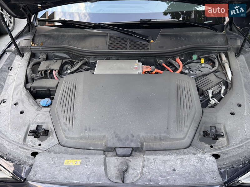 Внедорожник / Кроссовер Audi e-tron 2019 в Киеве