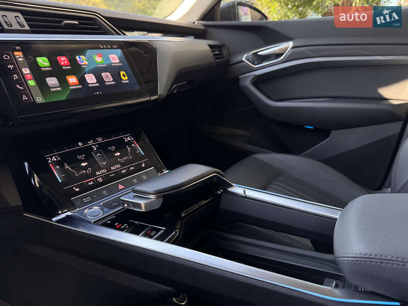 Внедорожник / Кроссовер Audi e-tron 2019 в Киеве