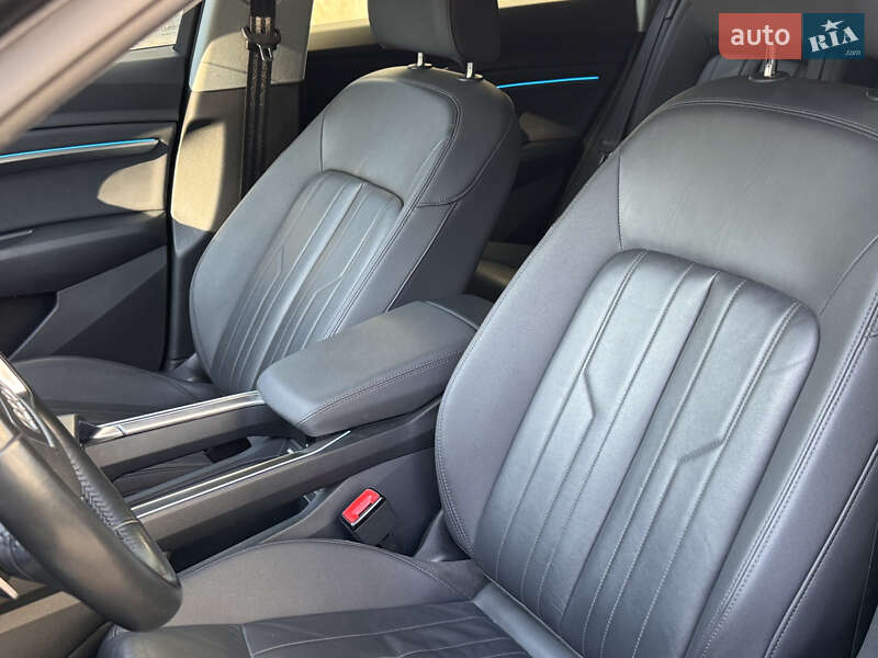 Внедорожник / Кроссовер Audi e-tron 2019 в Киеве