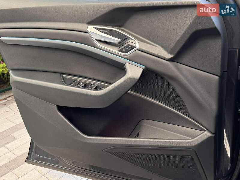 Внедорожник / Кроссовер Audi e-tron 2019 в Киеве
