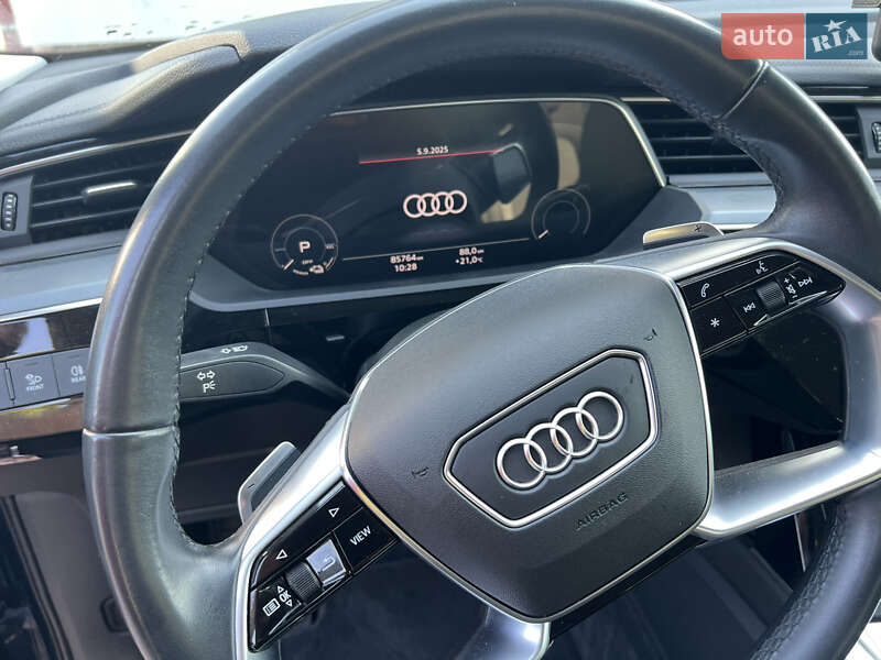 Внедорожник / Кроссовер Audi e-tron 2020 в Городке
