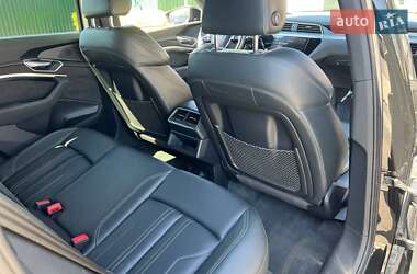 Внедорожник / Кроссовер Audi e-tron 2020 в 