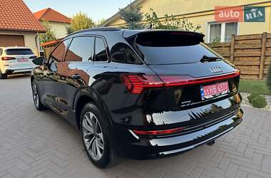 Внедорожник / Кроссовер Audi e-tron 2021 в 