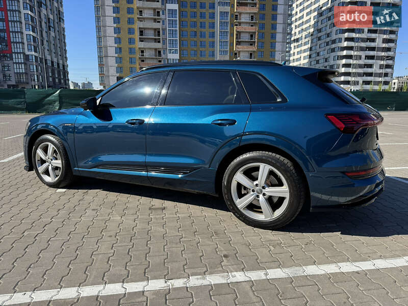 Позашляховик / Кросовер Audi e-tron 2019 в Києві фото 4 Позашляховик / Кросовер Audi e-tron 2019 в Києві