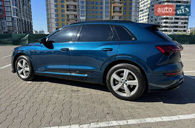 Внедорожник / Кроссовер Audi e-tron 2019 в 