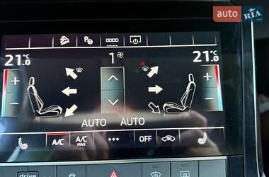 Позашляховик / Кросовер Audi e-tron 2021 в 