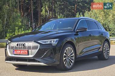 Внедорожник / Кроссовер Audi e-tron 2021 в 