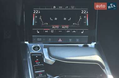 Внедорожник / Кроссовер Audi e-tron 2021 в 