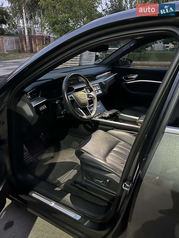 Внедорожник / Кроссовер Audi e-tron 2022 в Ровно фото 16 Внедорожник / Кроссовер Audi e-tron 2022 в Ровно
