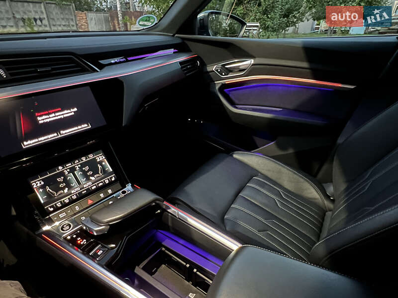 Внедорожник / Кроссовер Audi e-tron 2022 в Ровно фото 21 Внедорожник / Кроссовер Audi e-tron 2022 в Ровно