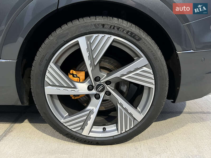 Внедорожник / Кроссовер Audi e-tron 2022 в Ровно фото 28 Внедорожник / Кроссовер Audi e-tron 2022 в Ровно