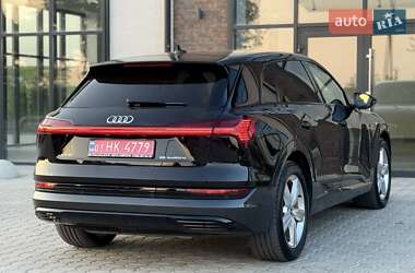 Внедорожник / Кроссовер Audi e-tron 2021 в 