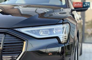 Внедорожник / Кроссовер Audi e-tron 2021 в 