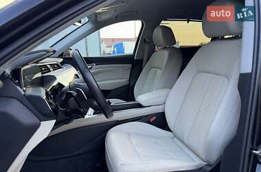 Внедорожник / Кроссовер Audi e-tron 2021 в 