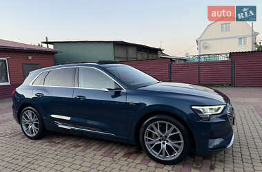 Внедорожник / Кроссовер Audi e-tron 2020 в 