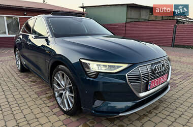 Внедорожник / Кроссовер Audi e-tron 2020 в 