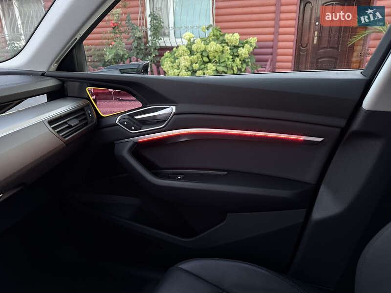 Позашляховик / Кросовер Audi e-tron 2020 в Хмельницькому