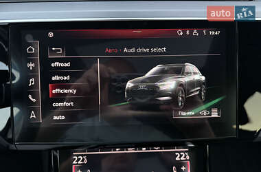 Внедорожник / Кроссовер Audi e-tron 2020 в 
