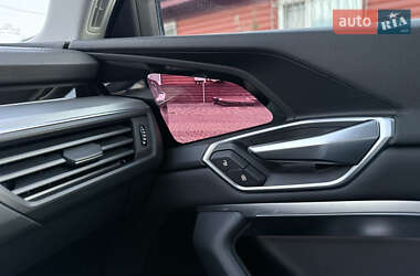 Внедорожник / Кроссовер Audi e-tron 2020 в 