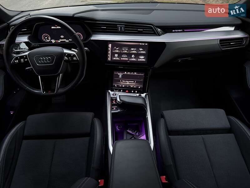 Внедорожник / Кроссовер Audi e-tron 2022 в Киеве