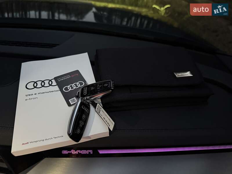 Внедорожник / Кроссовер Audi e-tron 2022 в Киеве
