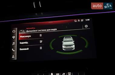Позашляховик / Кросовер Audi e-tron 2022 в 