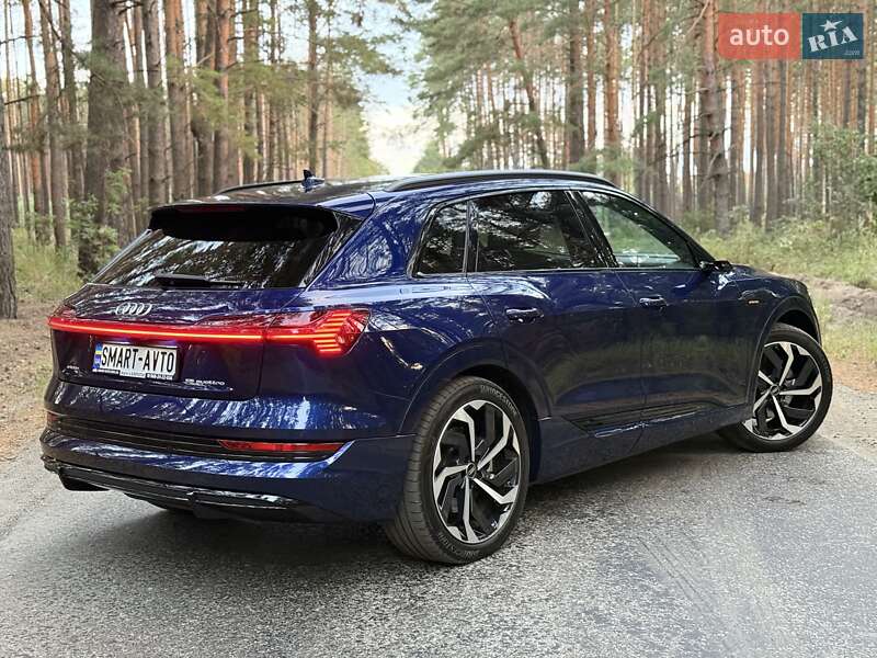 Внедорожник / Кроссовер Audi e-tron 2022 в Киеве