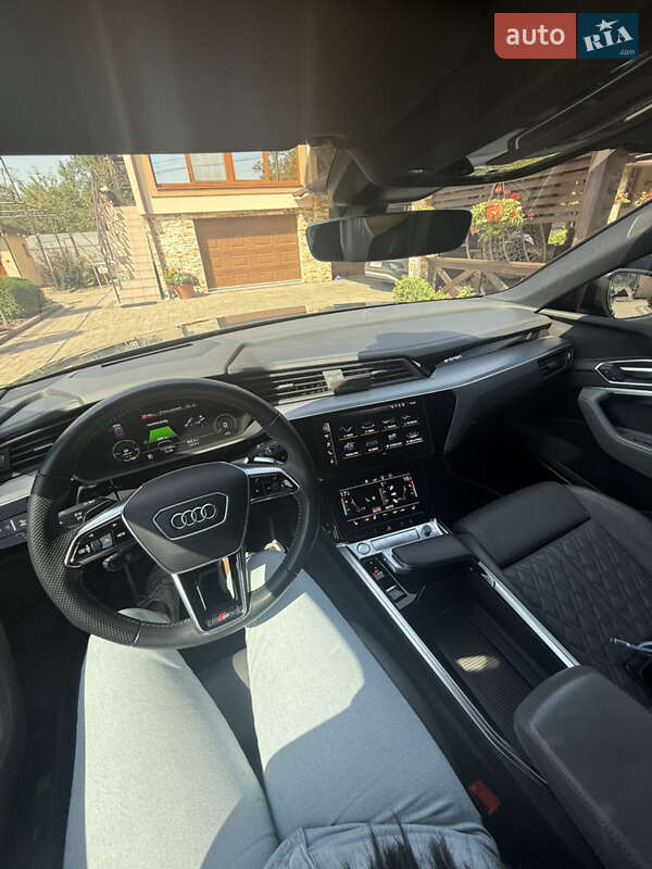 Позашляховик / Кросовер Audi e-tron 2019 в Виноградові