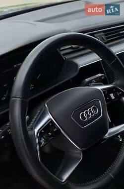 Внедорожник / Кроссовер Audi e-tron 2021 в 
