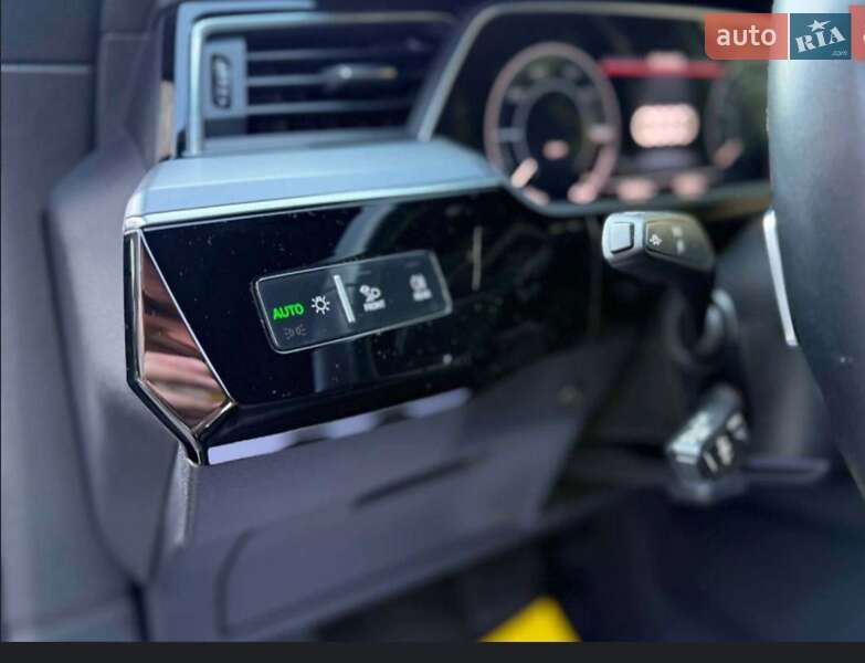 Позашляховик / Кросовер Audi e-tron 2021 в Чернівцях