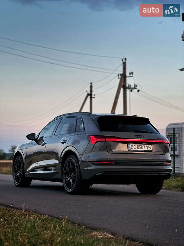 Внедорожник / Кроссовер Audi e-tron 2022 в Лубнах