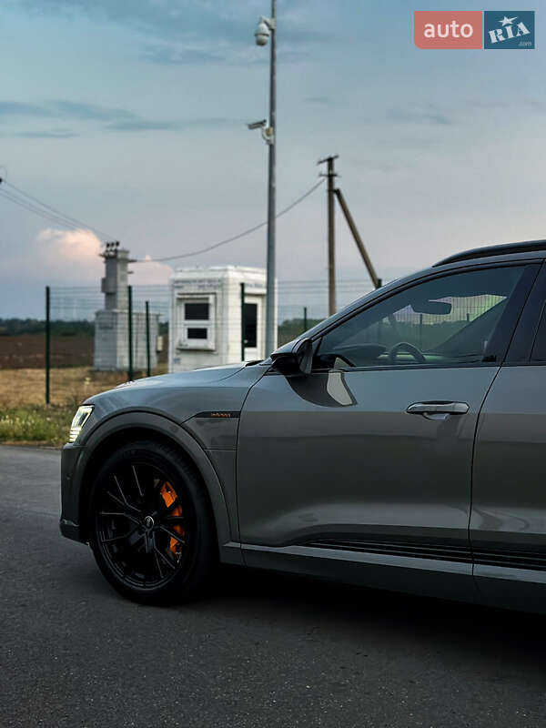 Внедорожник / Кроссовер Audi e-tron 2022 в Лубнах