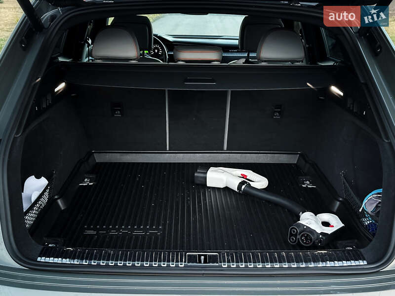 Внедорожник / Кроссовер Audi e-tron 2022 в Лубнах