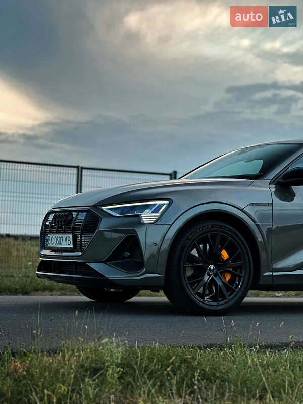 Внедорожник / Кроссовер Audi e-tron 2022 в Лубнах