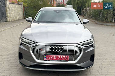 Внедорожник / Кроссовер Audi e-tron 2023 в 