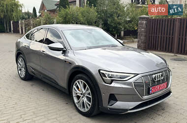 Внедорожник / Кроссовер Audi e-tron 2023 в 
