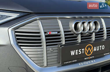 Внедорожник / Кроссовер Audi e-tron 2022 в 