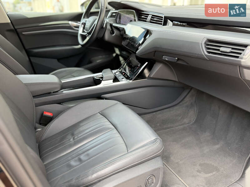 Позашляховик / Кросовер Audi e-tron 2021 в Львові